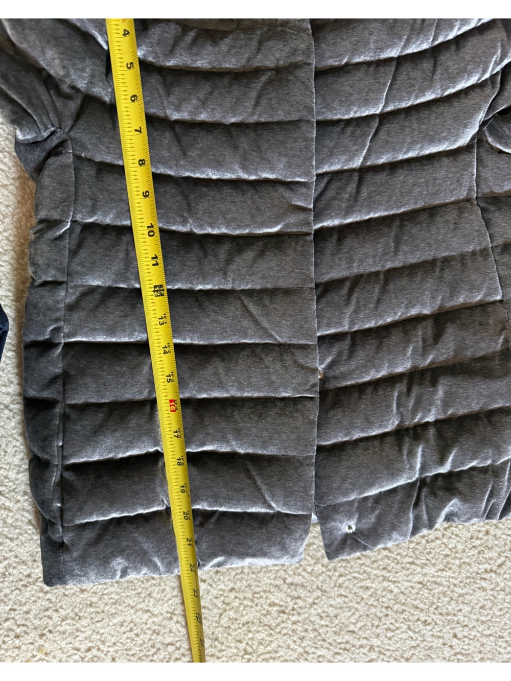 Herno Gray Quilted velvet Short-Sleeve Puffer Jacket size 44 - Picture 5 of 5